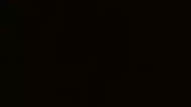 Chut ki video – Desi hottie showing yoni