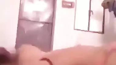 Married wife in bra gagging lover dick viral MMS