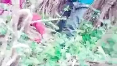 Outdoor Desi slut sex got caught on cam