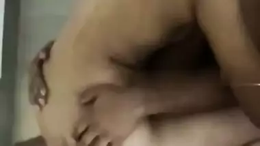 Desi slut threesome sex with clients in OYO room