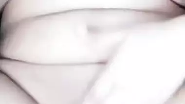 Hot girl opening shirt and sitting nude for fingering