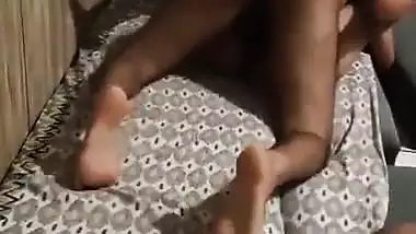 Cuckold shoots his GF’s viral sex video fucking a guy