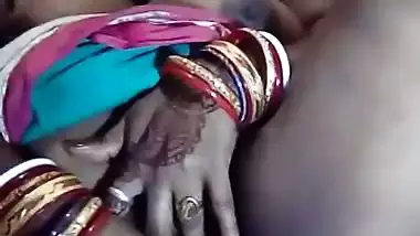 Local desi mami masturbating using brinjal inside pussy