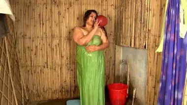 Desi Aunty Bbw Petticoat Ass Bath Mms fuck indian pussy sex on ...