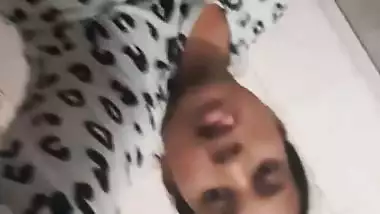 Selfie video girlfriend fingering cunt viral xxx